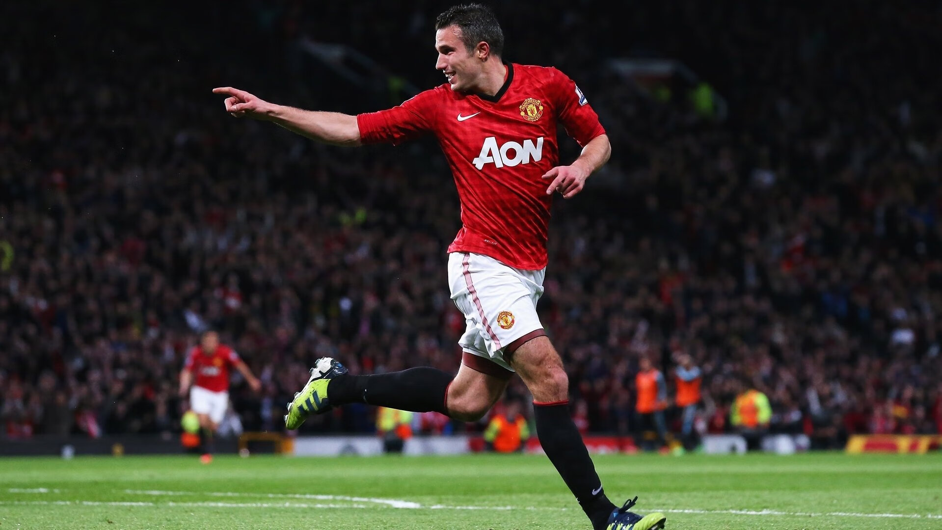 “高新体育中心:健力运动员挑战极限,举重赛事燃爆全场”